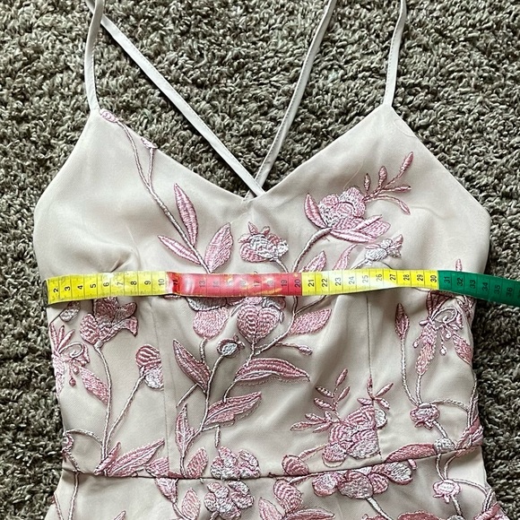 Two Sisters Jaus Women’s The Sassy Dress - Picture 13 of 14